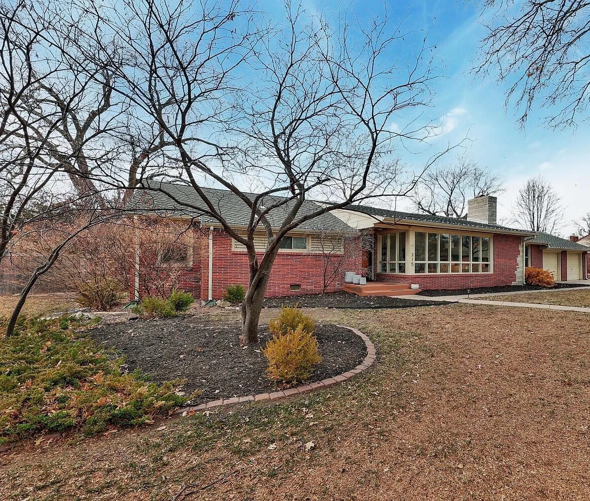 Welcoming brick ranch home exterior of Graceful Living in Wichita